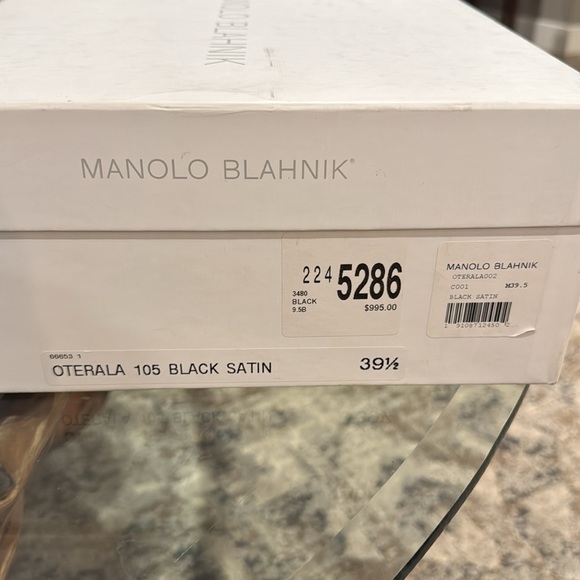 Manolo Blahnik feather-trimmed satin booties - Picture 8 of 9